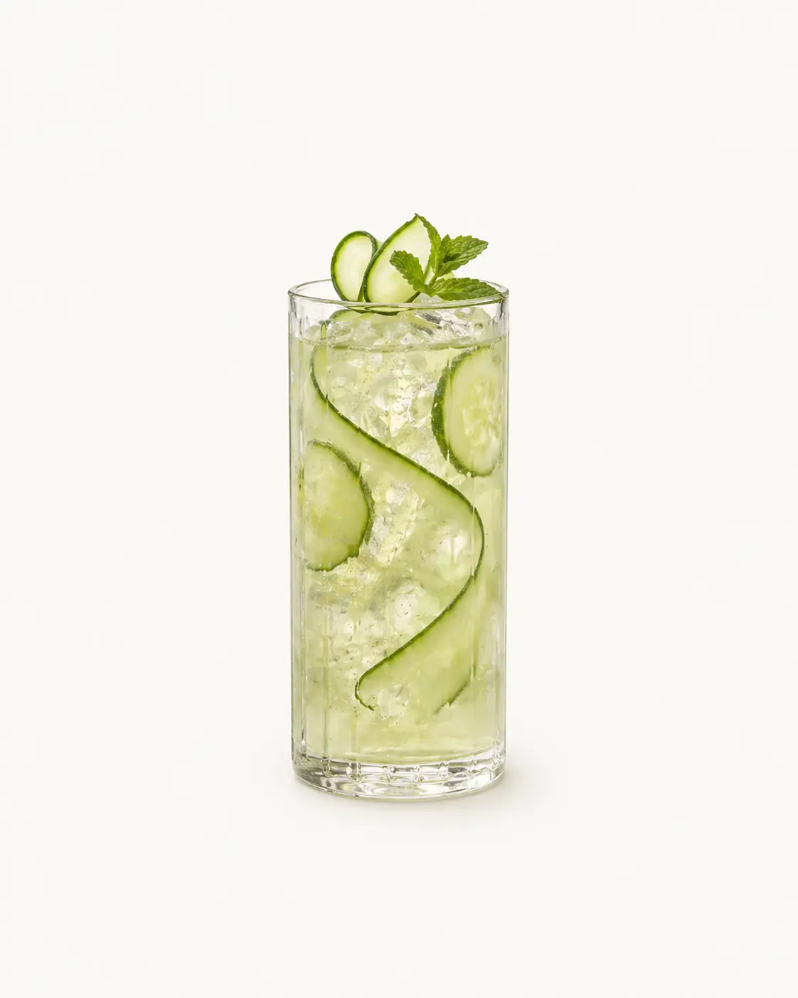 Cucumber tonic with ice and fresh mint